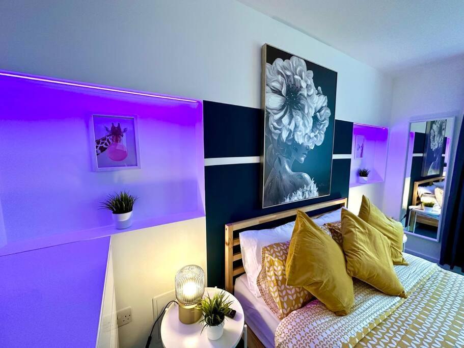 Massive New 8 Bedroom House Sleeps Up To 21 - Accepts Groups - Great Location - Free Parking - Fast Wifi - Smart Tvs - Sleeps Up To 21 People - Close To Bournemouth & Poole Town Centre & Sandbanks Exterior foto